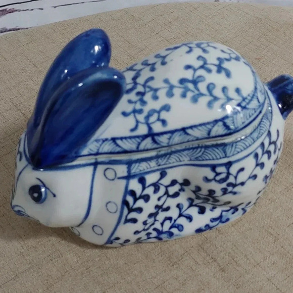 Antique trinket box was made in China but was purchased in Japan - Picture 2 of 6